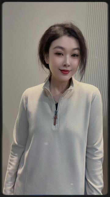 【大爆款一定要买】【吸热 发热持久 锁温】水淼2025冬新款立领拉链显瘦绒小衫1875 商品图0