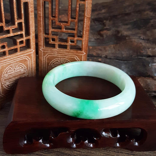 【天然正品】A货翡翠天然正桩细腻糯种飘辣阳绿54.5号翡翠手镯 101225NJS16 商品图2