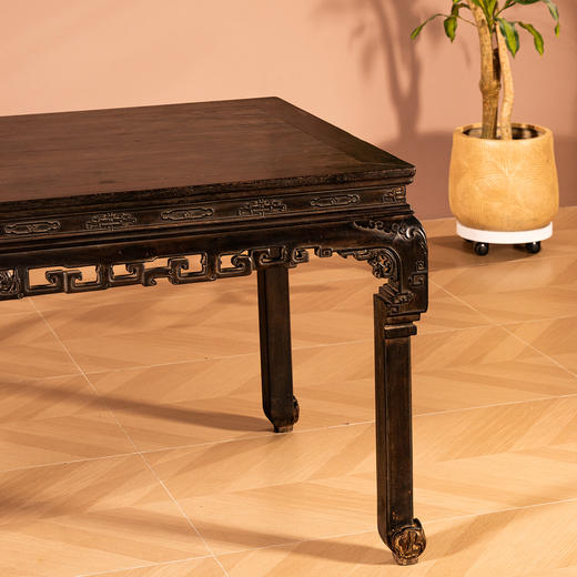 清	紫檀螭龙捧寿三弯腿如意足画桌 商品图2