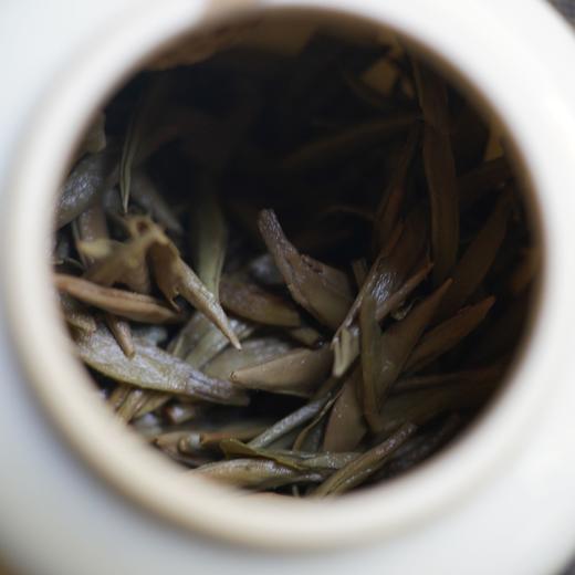 藏白毫银针 2022年磻溪湖林电焙炭焙日晒银针 福鼎白茶 商品图3