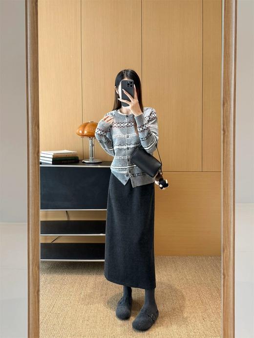 二店y 【3228】醋酸羊毛~高腰显瘦 毛呢混纺后中开叉半身裙 商品图8