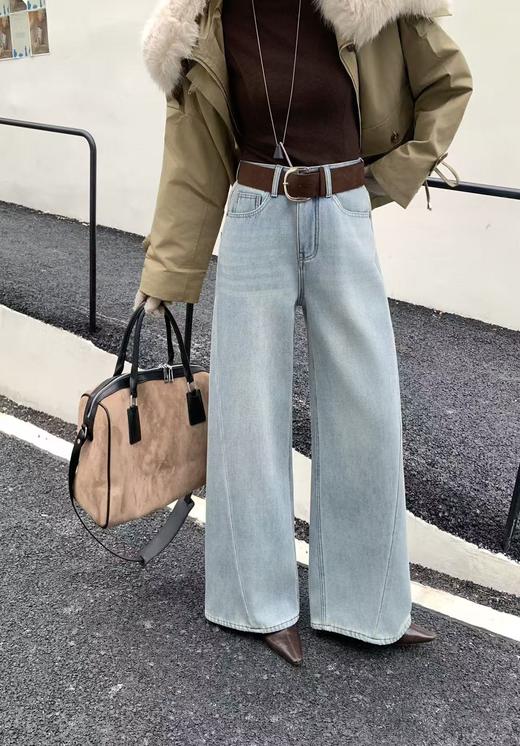 <曾小咸推荐>3色分割线加绒直筒牛仔裤（送腰带） 日常169.99/件 活动价109.99！！【预售款，预计3-15天发货】 商品图7