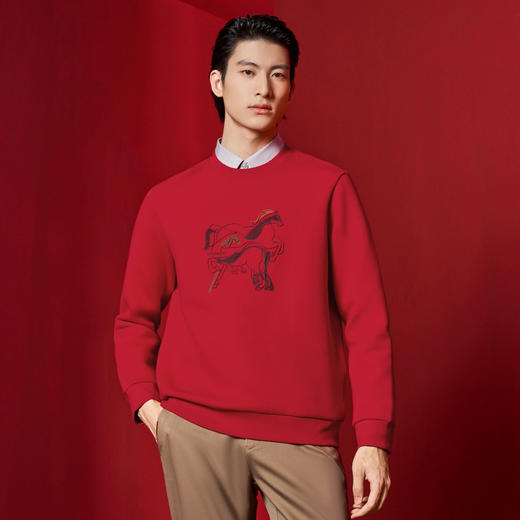 【新年系列】柒牌男装2026圆领弹力马年新疆棉长袖套头中青年卫衣 商品图1