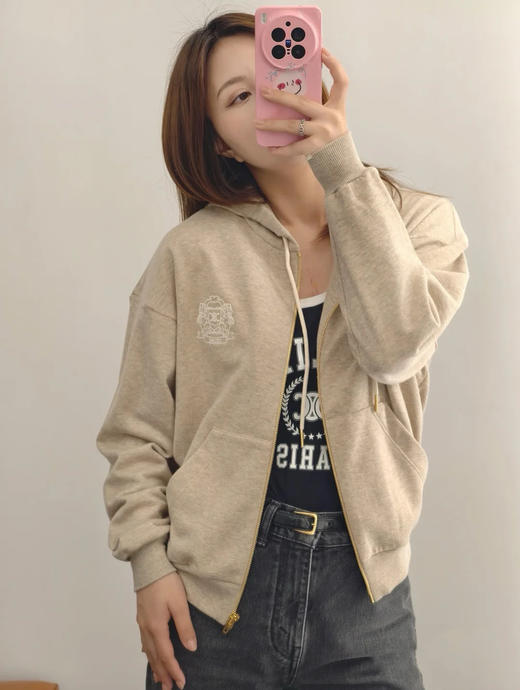 赛琳  新款徽章刺绣拉链连帽卫衣(TM) 商品图1