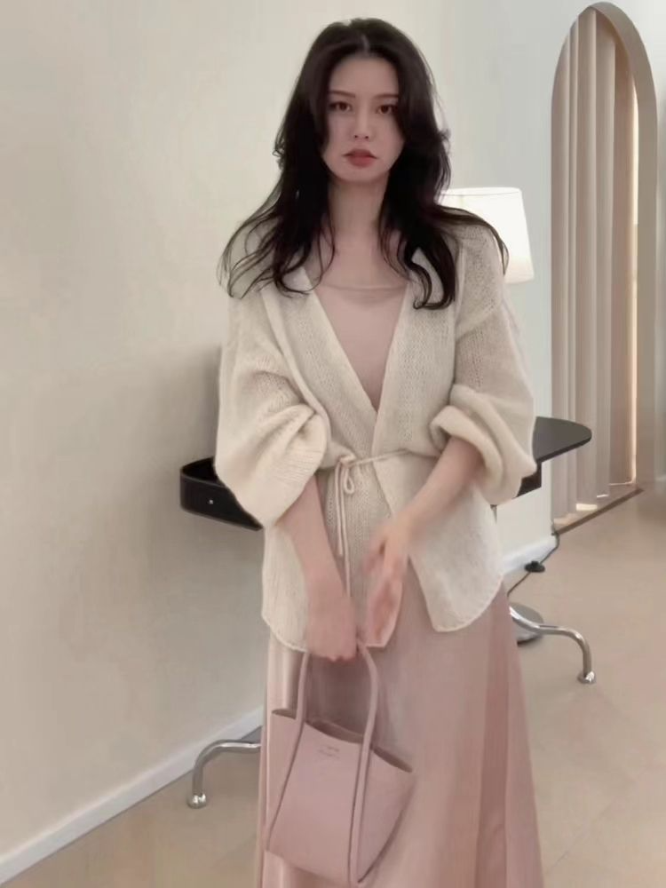 【直播专供款】ENJOY秋季慵懒温柔风缎面气质吊带裙两件套 154437483