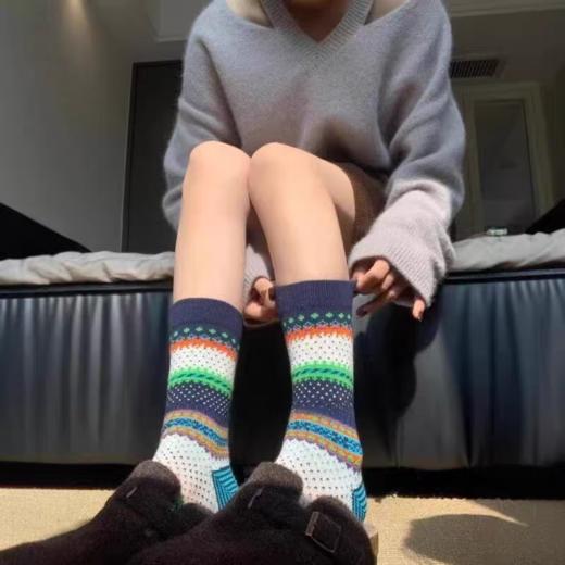 <曾小咸推荐>费尔岛风彩色中筒袜 日常价79/3双！ 活动价39.99/3双！【预售款，预计3-15天发货】 商品图13