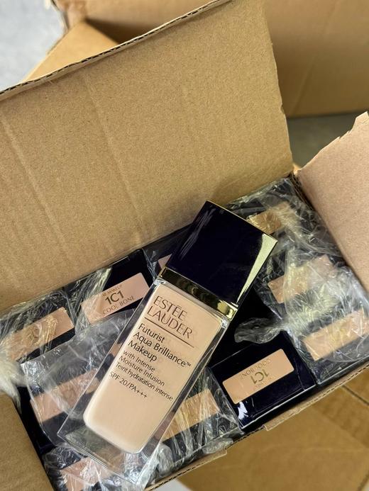 D121809高效保湿细腻服帖1C1色号沁水粉底液 商品图5