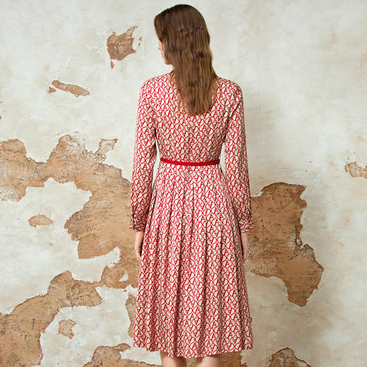 EITIE爱特爱优雅法式撞色收腰显瘦a字连衣裙2025春季新款8107843 商品图4