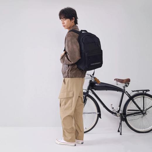 【春上新】【8折】 7楼CONVERSE匡威 春季新品多口袋书包简约双肩包UA5858  吊牌价369元折后价295 商品图1