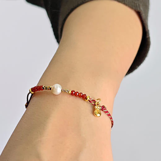 ELOANE GALLERY落岸 天然淡水珍珠红玛瑙碎金钱袋吊坠红绳手链ORIENT红韵系列 商品图2