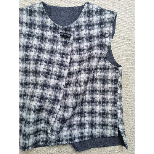 自由味道 100% 羊毛极简设计 一粒扣 双面呢马甲背心 四色 JIL S**北欧极简结构马甲 商品图6