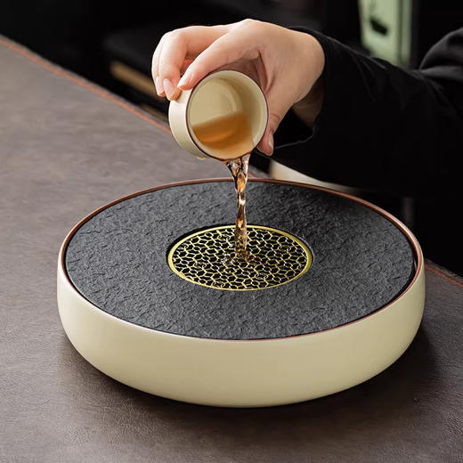 尚置丨汝窑圆窗茶盘 圆形茶盘 家用储水 轻奢高档 陶瓷干泡小茶台 汝窑茶海 茶托盘 商品图0