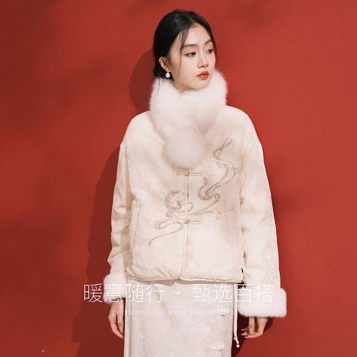 三彩2026新款国风环保皮草毛毛围巾小围脖交叉保暖毛绒球女温柔 商品图1