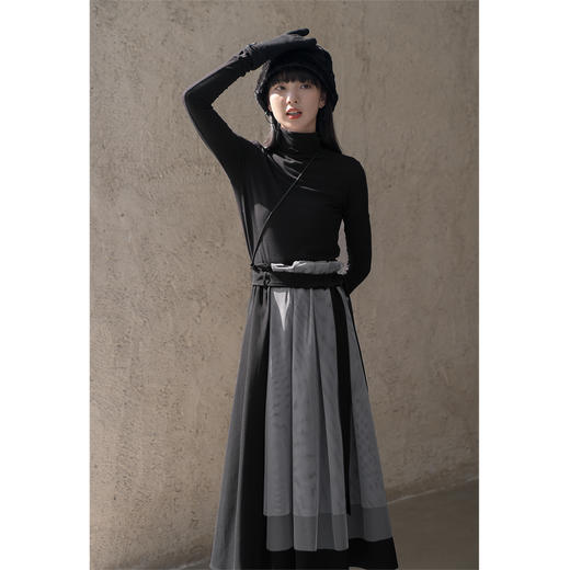 【6折秒杀】鹿向南 黑色半身裙女秋2025秋冬新款拼接设计感百褶长裙中长款裙LXN13902 商品图3