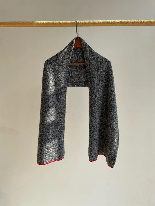 1218-2 跑量特惠 独家圆正 小禾 秋冬牦牛绒圈圈绒 红色滚边 长款围巾 商品图1