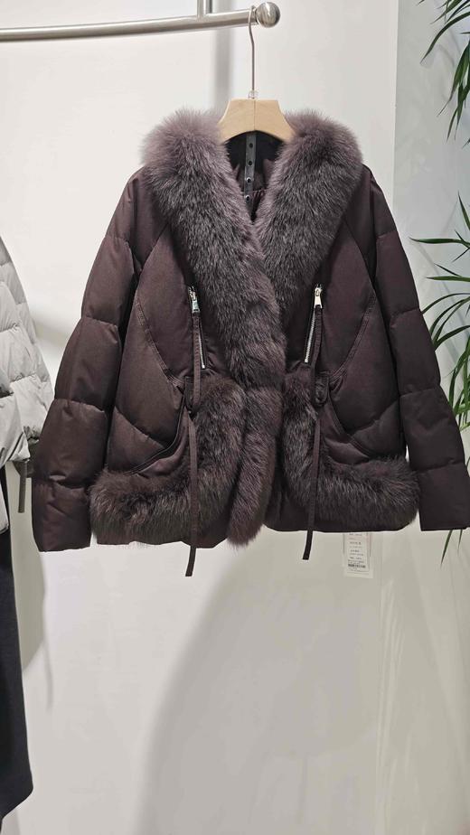 545171时尚气质款鹅绒服 商品图1