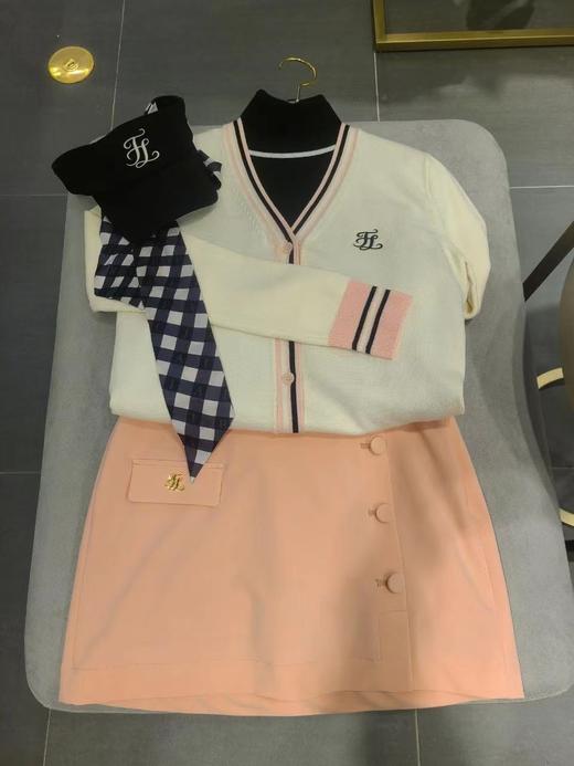 FL家春夏薄款女士A字裙来了！A字廓形让裙身更简练流畅，不同身型穿搭都足够自在，裙边小开叉，性感恰到好处，内有打底短裤不惧走光，非常显线条亦百搭！ 商品图2