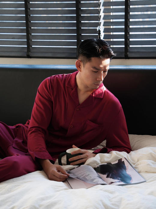 官网749！爱家AW沁润睡眠衣翻领开衫长袖长裤 秋冬加厚莫代尔棉家居服套装  男士睡衣新年本命年波尔多红 商品图5