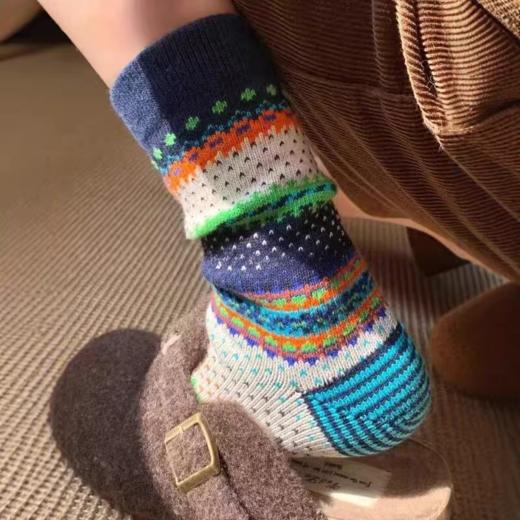 <曾小咸推荐>费尔岛风彩色中筒袜 日常价79/3双！ 活动价39.99/3双！【预售款，预计3-15天发货】 商品图12