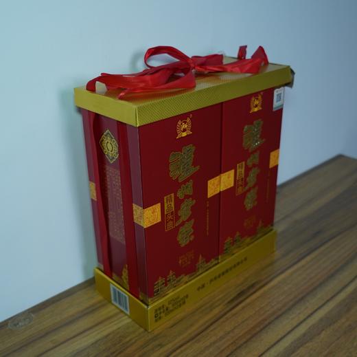 【清仓特卖】泸州老窖精品头曲52度500ml*2（双支装），包装、商标有瑕疵 ，但不影响酒质和口感（介意勿拍） 商品图3