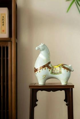 《宝马献福》摆件
