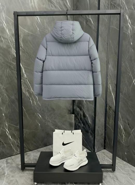 D121804冬季2025简约高蓬松情侣款连帽羽绒服 商品图3