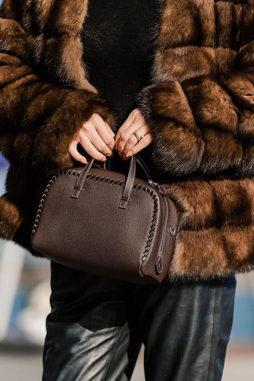 the pleasure molecule 手工编织牛皮波士顿包 商品图0