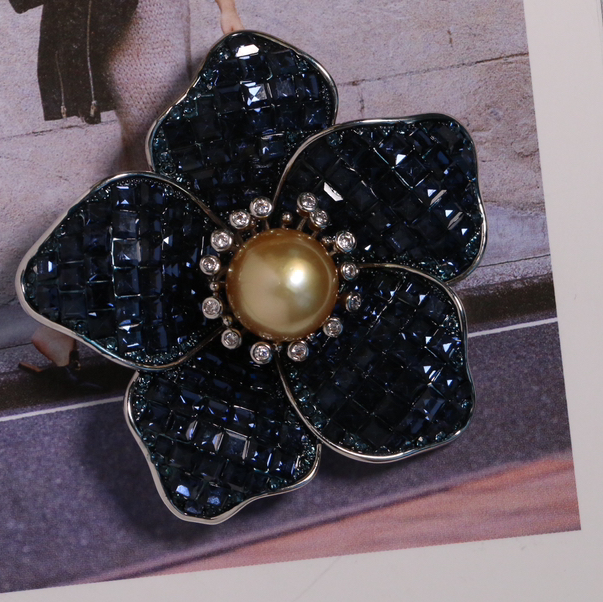 胸针 一枚气场全开却又不失时髦 适用于任何场合和衣服 可甜可盐 南洋金珠加持 精工进口水晶镶嵌 高级精工