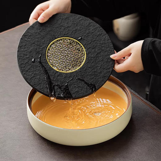 尚置丨汝窑圆窗茶盘 圆形茶盘 家用储水 轻奢高档 陶瓷干泡小茶台 汝窑茶海 茶托盘 商品图1