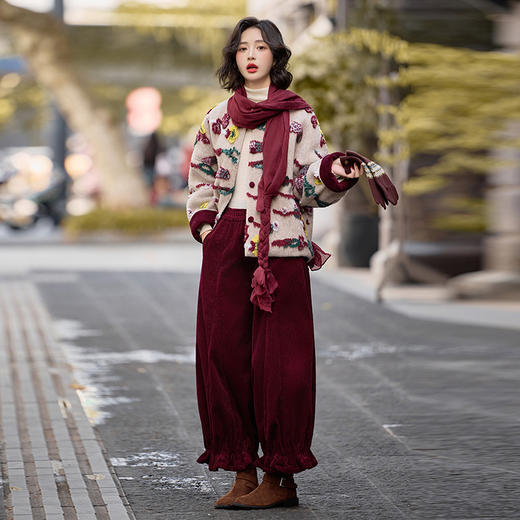 HR SYY2807休闲风套装时尚百搭围巾羽绒服外套阔腿裤三件套裤 商品图3