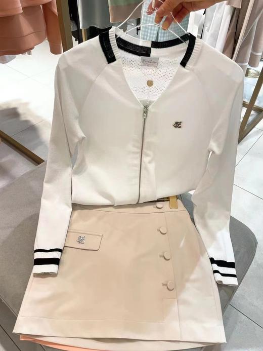 FL家春夏薄款女士A字裙来了！A字廓形让裙身更简练流畅，不同身型穿搭都足够自在，裙边小开叉，性感恰到好处，内有打底短裤不惧走光，非常显线条亦百搭！ 商品图4