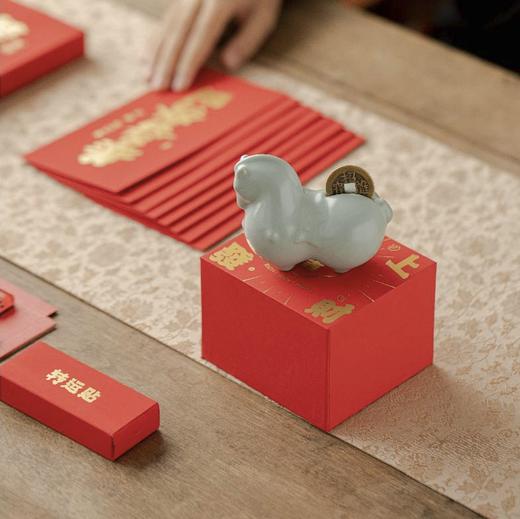 【新年好礼】非遗汝瓷有钱马礼盒 “”马上有钱”“马上赚” 商品图3