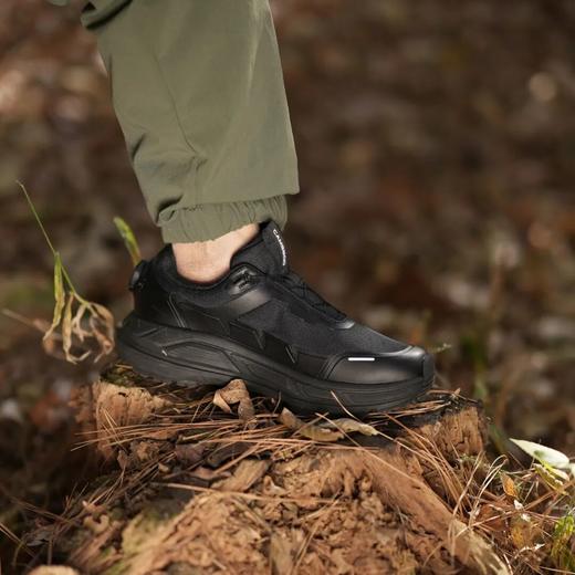 高端旋转纽扣男子越野跑鞋 商品图1