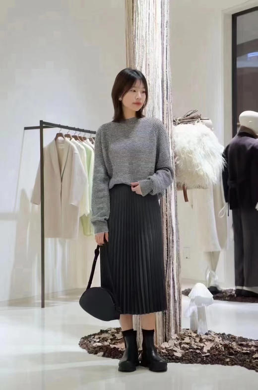 【高品质私服】【IC羊毛弹力斜纹法兰绒百褶半身裙】进口原料，手感柔软，舒适温暖G1603-CC【无标出货 介意慎拍】 商品图4