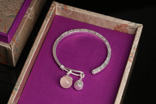 月历银｜粉水晶足银镯（预售一周发货） 商品图0