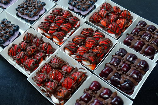 水果巧克力冷萃酸奶奶砖（蓝莓，草莓，车厘子） 商品图2