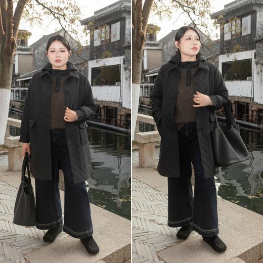 现货！24小时内发货【绗缝棉服】黑色中长款，整件衣服素净不单调，实穿性极高！小棉衣非常实用，初冬单穿，深冬可以加羽绒马甲，宽松版型，可以塞得下各种厚毛衣！面料99.3%聚酯纤维0.7%氨纶，厚度适中 商品图0