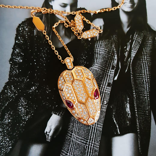 【天然正品】AU750玫瑰金时尚经典定制款满钻蛇头造型吊坠项链吊坠：38.5*20.9*7.4MM / 项链：44CM（长度可调节） 071225NJS30 商品图4