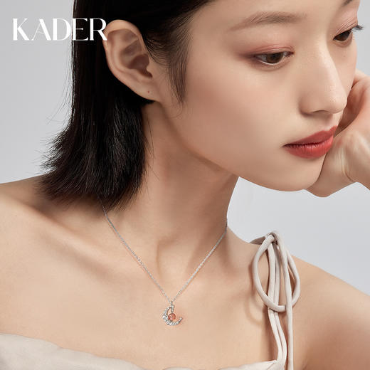 KADER幻彩项链女简约气质草莓晶月光石吊坠短款锁骨链送女友 商品图3