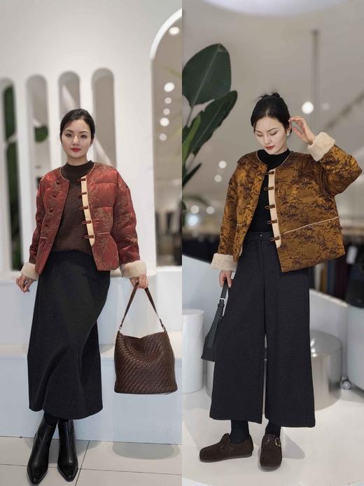 545227新中式圆领袖口水貂鹅绒服 商品图0