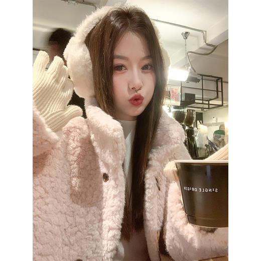 <曾小咸推荐>现货秒杀 ！微信超特价！翻领粉色羊羔毛厚外套 日常319.99 立减150 秒杀169.99！！ 商品图1