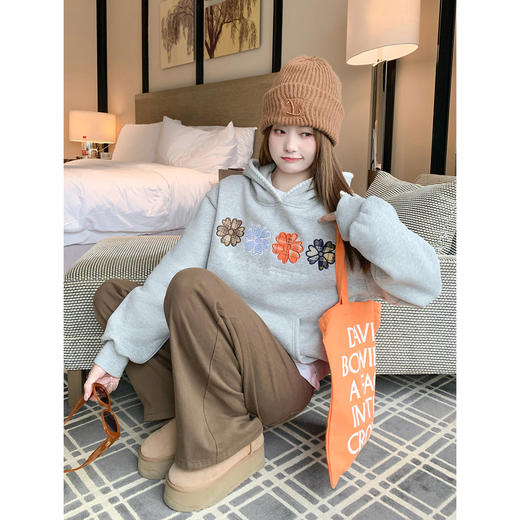 <曾小咸推荐>现货秒杀 ！微信超特价！韩系绣花加绒连帽卫衣 日常229.99 立减140 秒杀89.99！！ 商品图3