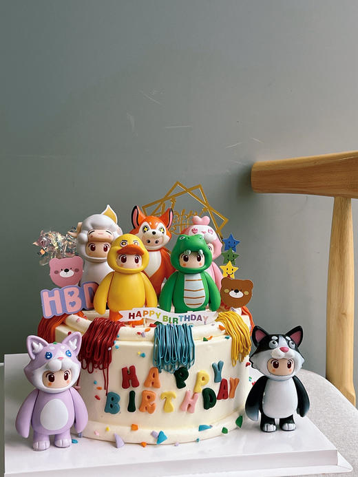 「男孩」元梦之星 公仔蛋糕 图片8寸效果 6寸放不下这么多 商品图0