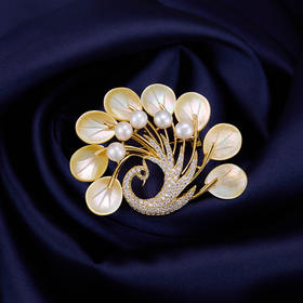 高档淡水珍珠开屏孔雀胸针LY