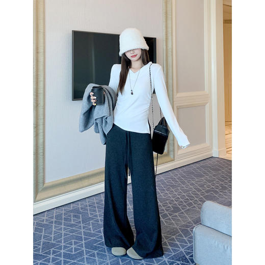 <曾小咸推荐>现货秒杀 ！微信超特价！2色v领磨毛开叉t恤 日常119.99 立减60 秒杀59.99！！ 商品图2