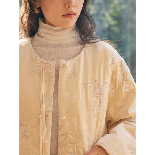 HeyDress新中式丝绒刺绣棉服 商品图1