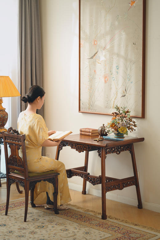 独角鹿西洋古董19世纪末法国家具名坊VIARDOT签名出品东方风格花叶回纹精雕装饰人物亭台主题螺钿镶嵌榉木桌几 商品图1