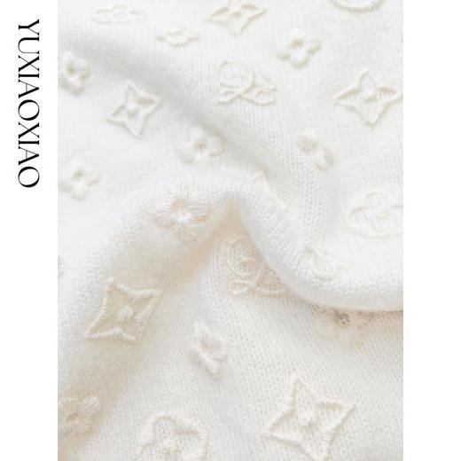 余潇潇【初雪老花】轻奢格调羊绒羊毛莱赛尔纤维圆领收口羊毛衫 商品图2