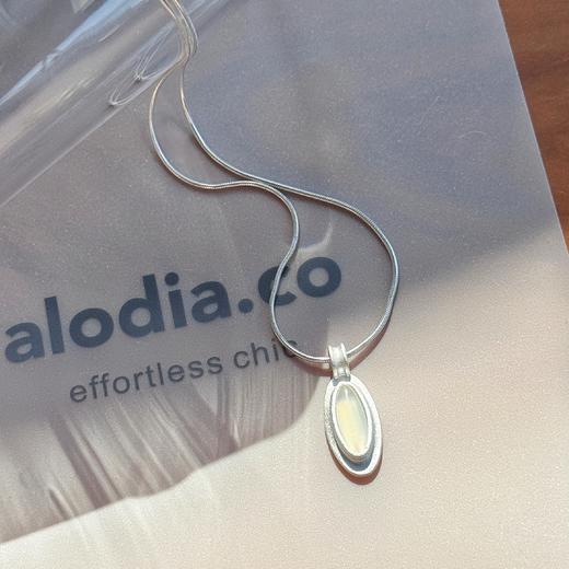 alodia.co｜漾玥白玛瑙黑玛瑙项链S925银镀白金设计款 商品图1