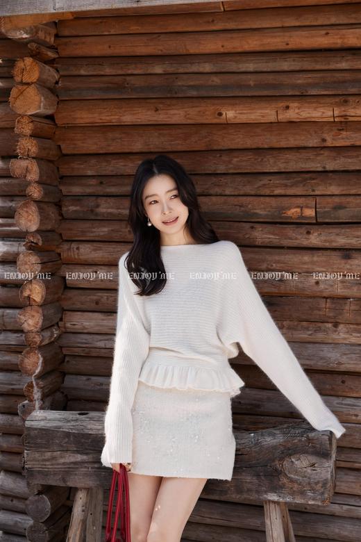 【门店同款】ENJOY冬季“午马”下摆花边系带针织上衣 168843423 商品图9